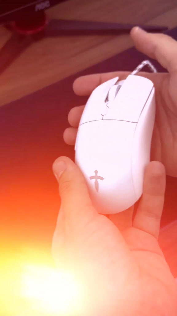 Mouse Gamer Jogo Ergonômico 8000dpi Óptico Com Fio Led Rgb Usb Pc Computador Branco Preto Titorion